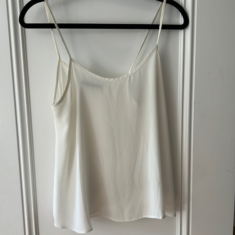 White atmosphere tank top